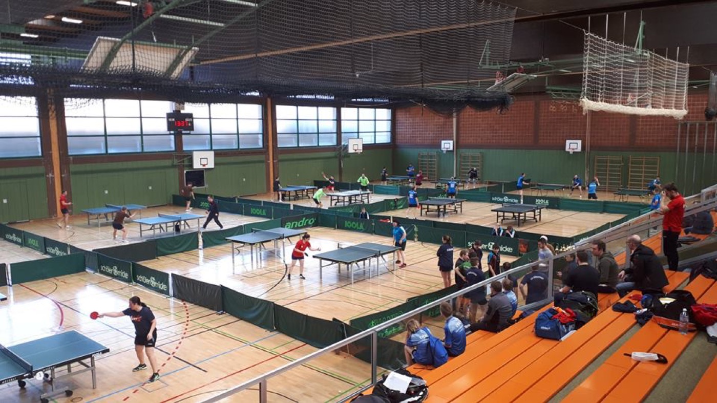 Tischtennis-Aktion in der Halle